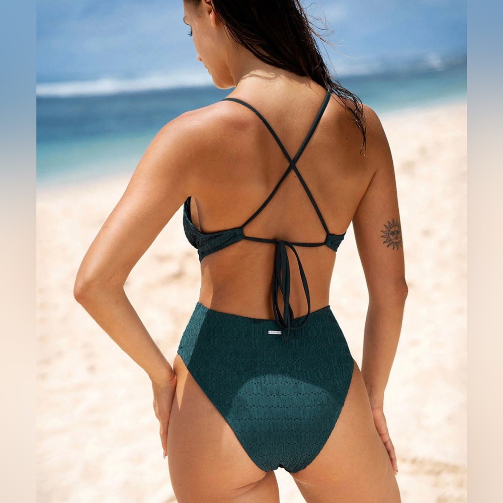 Berlook Dark Green Textured Plunge One-Piece Swimsuit - Picture 2 of 9